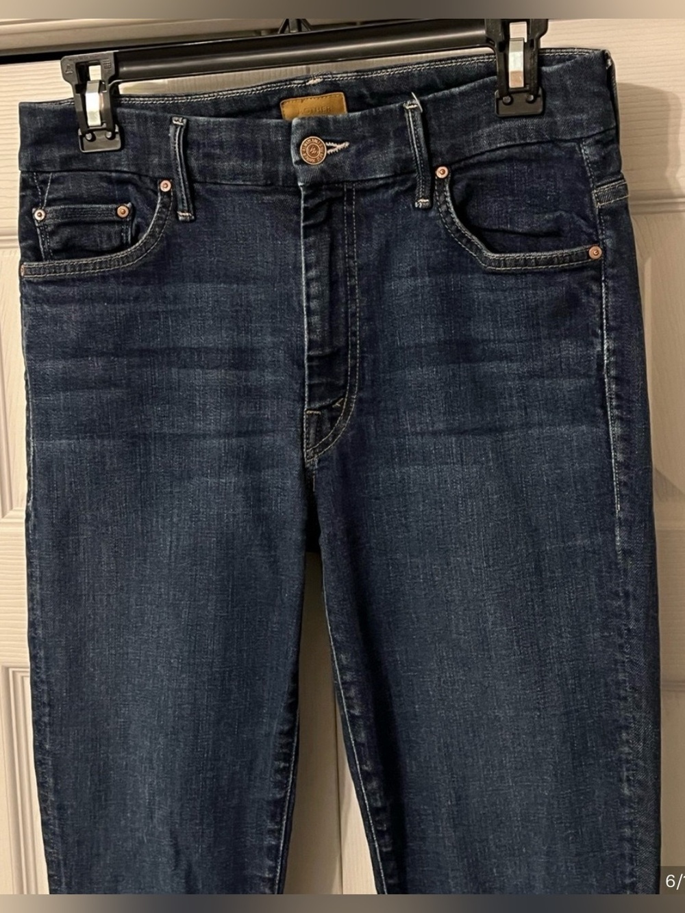 MOTHER High Waisted Looker Jeans in Clean Sweep, size 28